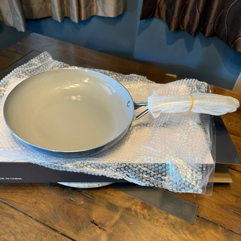 NEW! Servappetit 10.5" Blue Ceramic Skillet Kitchen Frying Pan BOX - Picture 3 of 4
